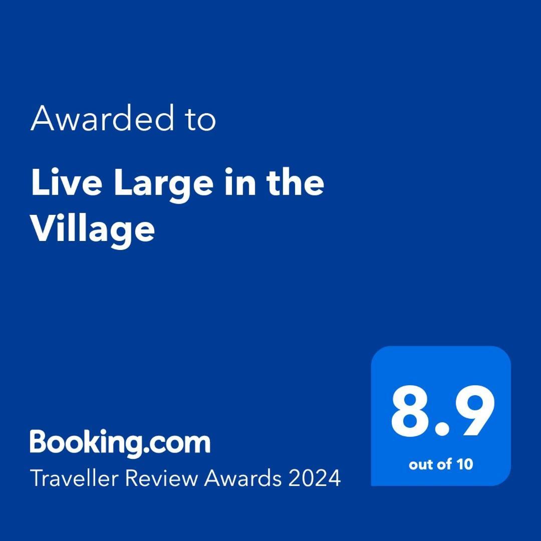 Live Large In The Village แฮฟล็อค นอร์ท ภายนอก รูปภาพ